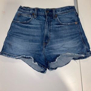 Abercrombie and Fitch ultra high rise mom short